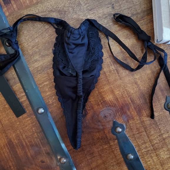 🖤 Triangle Tie G-String Panty 🖤 - Picture 3 of 11